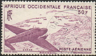 Timbre: Avion survolant Dakar