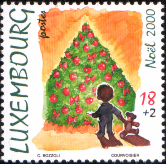 Timbre: No&euml;l enfant et ourson devant sapin