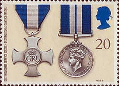 Timbre: Croix et medaille au valeur civil