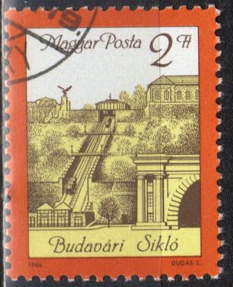 Timbre: R&eacute;ouverture du funiculaire menant au ch&acirc;teau de Buda